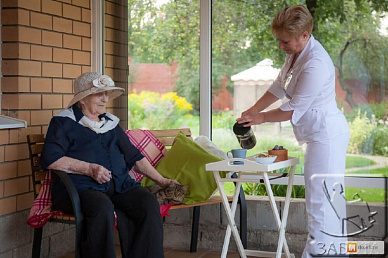 Пансионат для престарелых родителей: грех или достойный выход